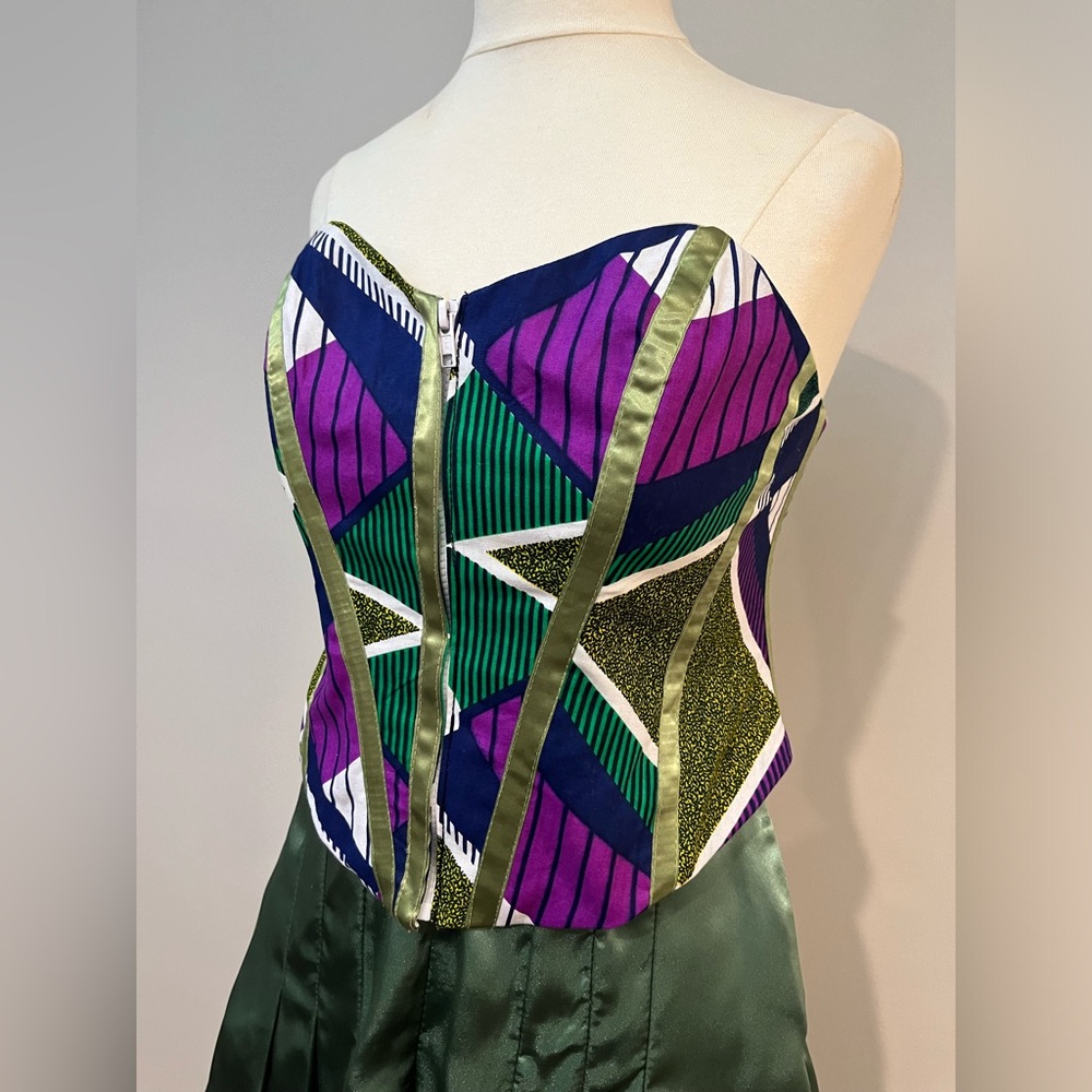 TIFFANYSLABEL AFRICAN PRINT BUSTIER TOP SIZE MEDIUM W/HIDDEN FRONT ZIPPER